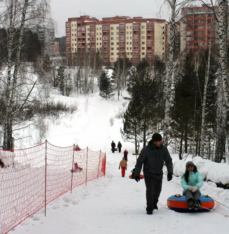 Горка в парке Кольцово